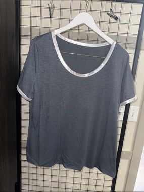 Women’s Short Sleeve Scoop Neck Top in Charcoal with Silver Trim